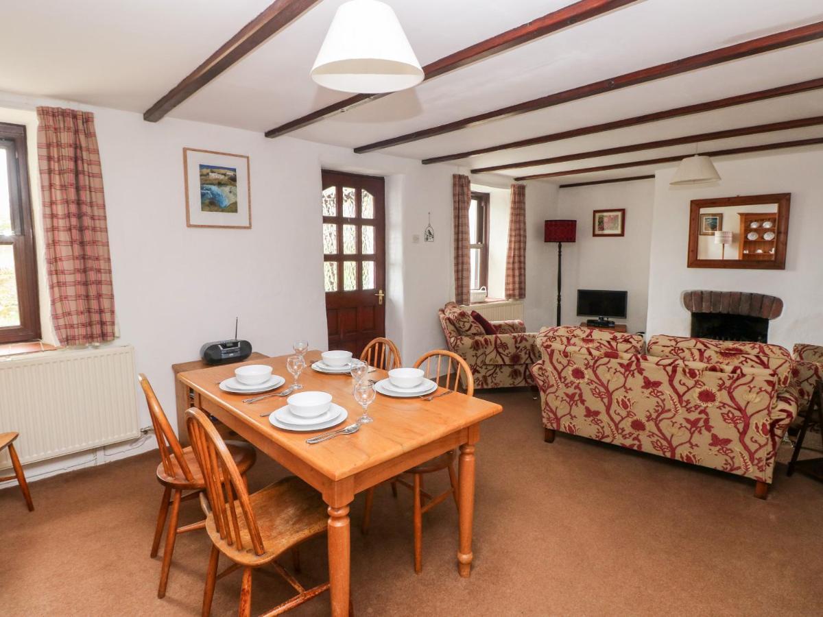 Holiday home Ty Canol *